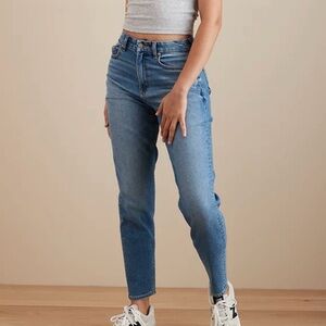 Like New American Eagle Curvy Mom Jean Size 18